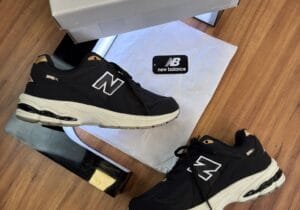 New Balance 2002R - Black
