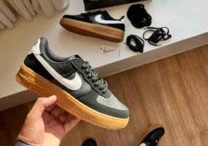 Air Force 1 - Black & Gum